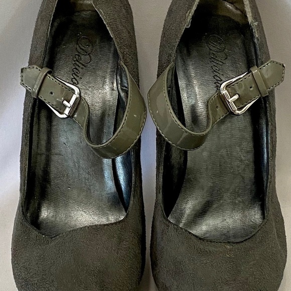 Delicious Gray Suede Platform Stiletto Heels 9 - Picture 2 of 16